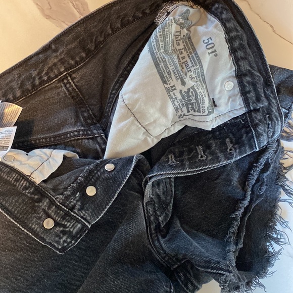 Black Levi shorts - Picture 4 of 5